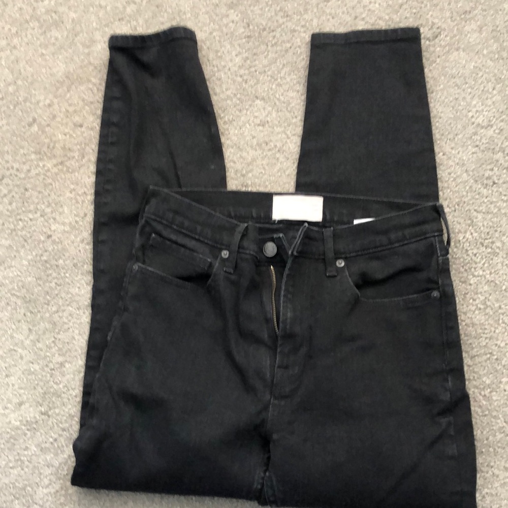 Black everlane high rise skinny leg jeans. Size 28.